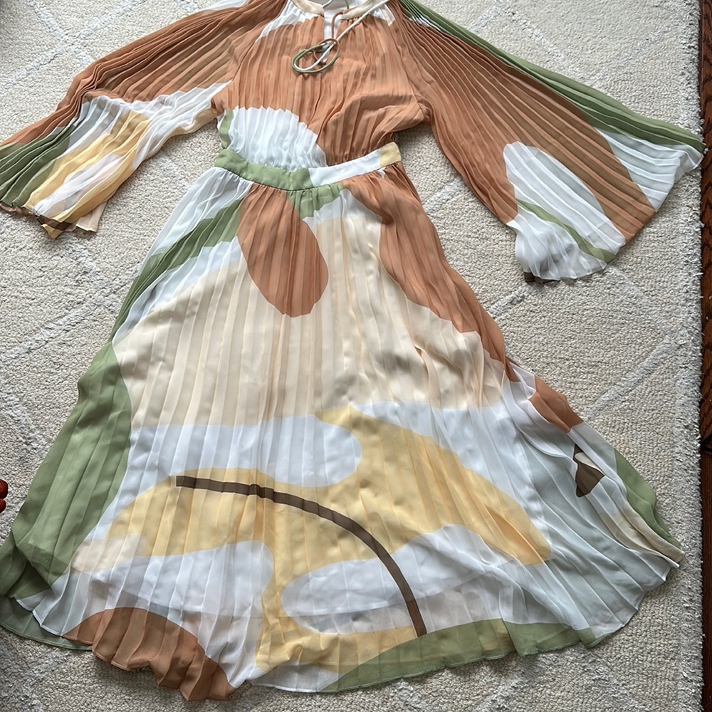 Midi pleated dress